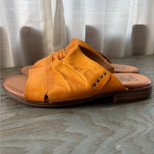 Miz Mooz Dandelion slide on sandal | size 39